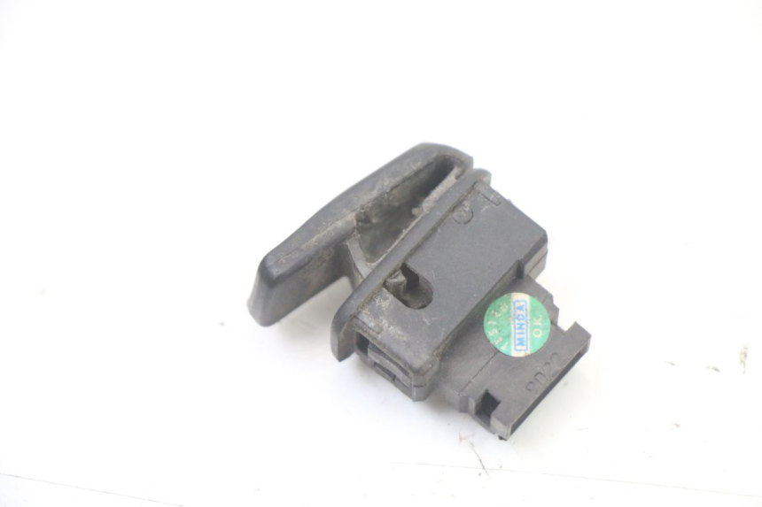 photo de HORN SWITCH PIAGGIO MP3 LT 400 (2007 - 2012) - Zoom on usage condition