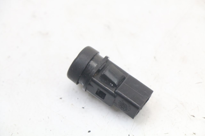 photo de HORN SWITCH PIAGGIO NEW TYPHOON 50 (2010 - 2017) - Zoom on usage condition