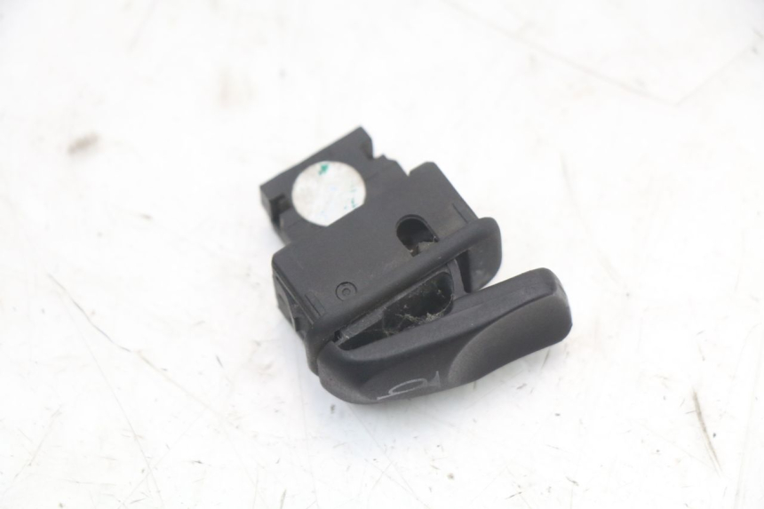 photo de HORN SWITCH PIAGGIO VESPA LX 2T 50 (2005 - 2013) - Alternative perspective
