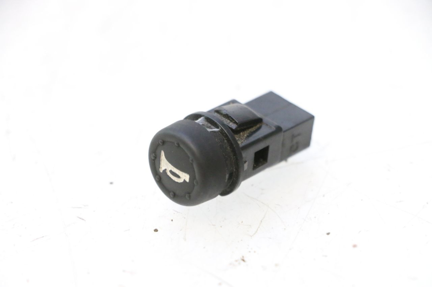photo de HORN SWITCH APRILIA SR 2T 50 (2012 - 2017) - Zoom on usage condition