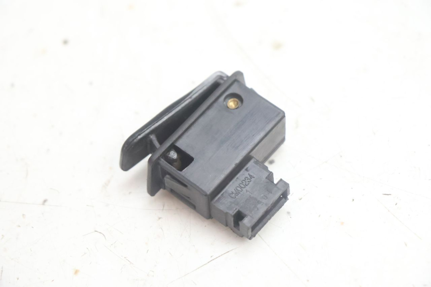 photo de HORN SWITCH PEUGEOT TWEET 4T 50 (2018 - 2022) - Zoom on usage condition