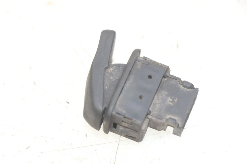 photo de HORN SWITCH PIAGGIO VESPA LXV 125 (2006 - 2009) - Alternative perspective
