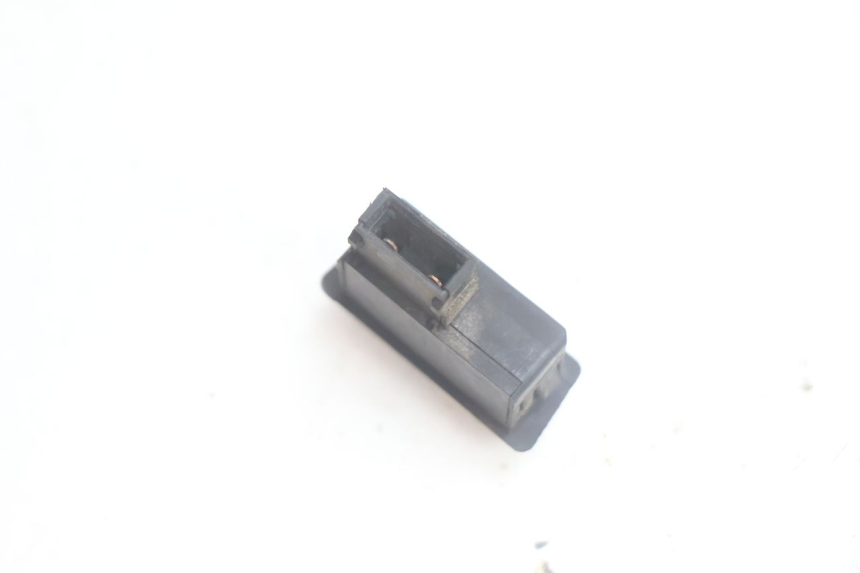 photo de HORN SWITCH YAMAHA XMAX X-MAX 125 (2006 - 2009) - Alternative perspective