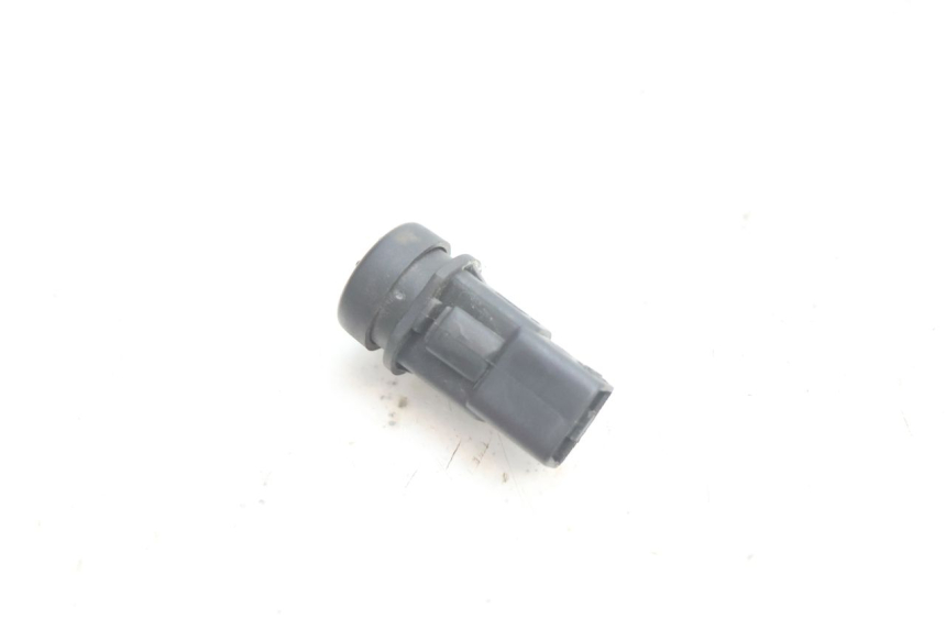 photo de HORN SWITCH PIAGGIO X8 STREET 125 (2006 - 2007) - Zoom on usage condition