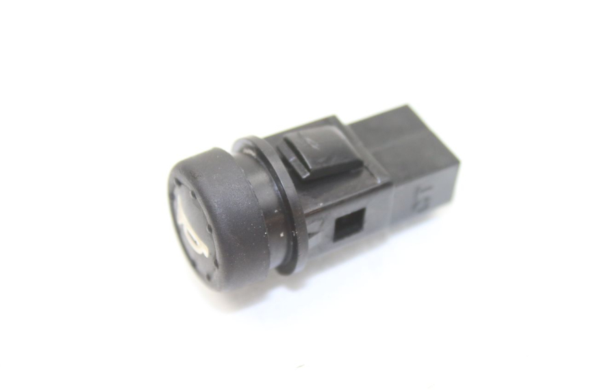 photo de HORN SWITCH PIAGGIO ZIP 2T 50 (2009 - 2019) - Zoom on usage condition
