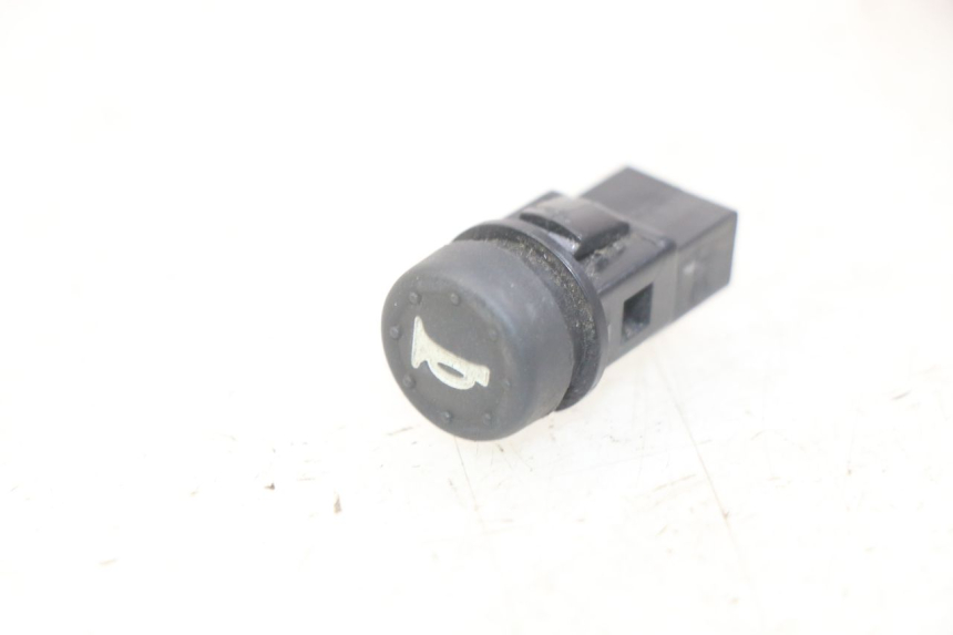 photo de HORN SWITCH PIAGGIO ZIP 4T 50 (2018 - 2020) - Main view