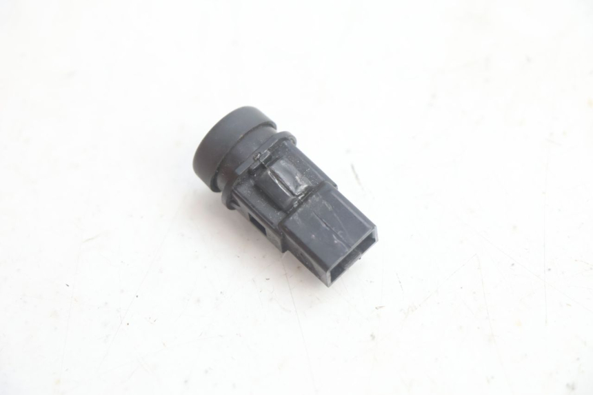 photo de HORN SWITCH PIAGGIO ZIP IGET 4T 50 (2021 - 2023) - Zoom on usage condition