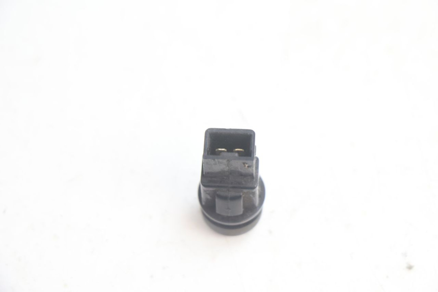 photo de HORN SWITCH PIAGGIO ZIP IGET 4T 50 (2021 - 2023) - Alternative perspective