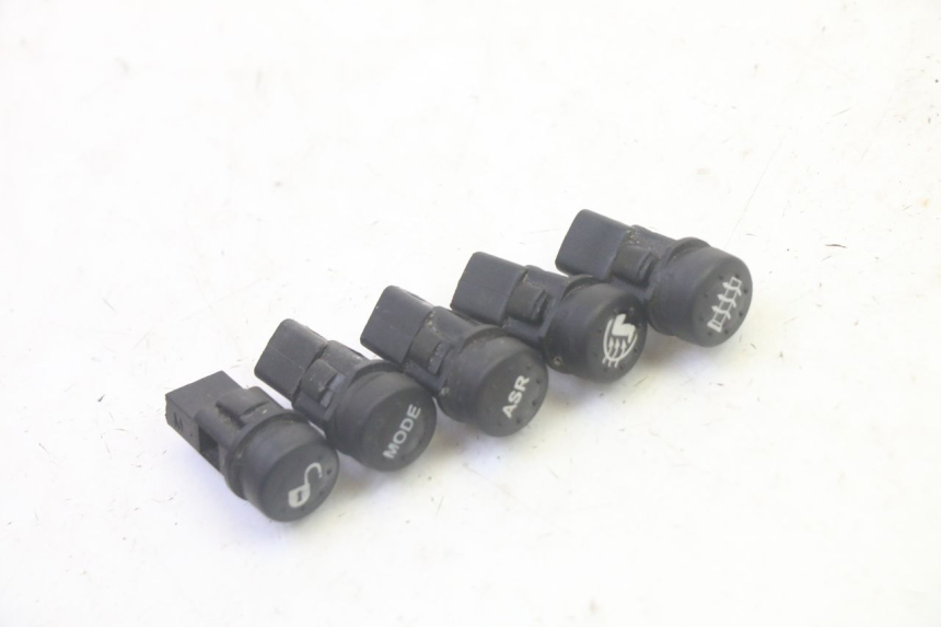 photo de SWITCH PIAGGIO MP3 HPE 350 (2018 - 2020) - Zoom on usage condition