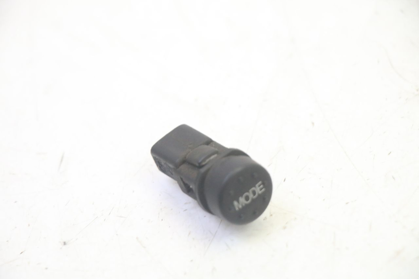 photo de HANDLEBAR SWITCH PIAGGIO MP3 125 (2006 - 2014) - Component detail