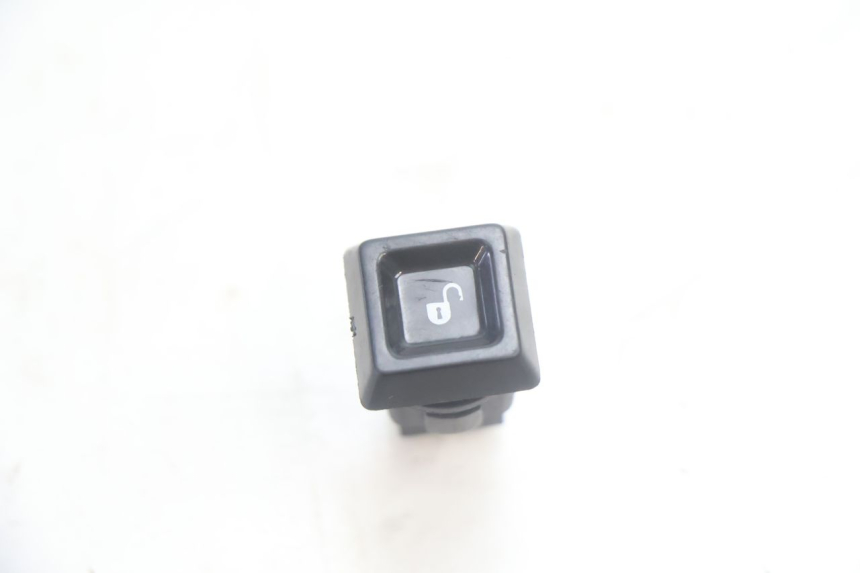 photo de SEAT RELEASE SWITCH PIAGGIO MP3 HPE 530 (2022 - 2026) - Component detail
