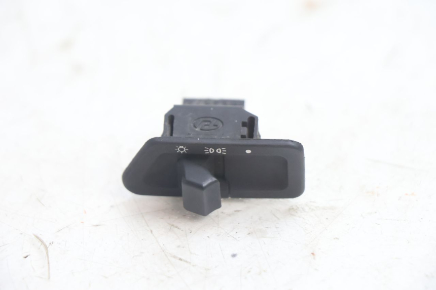photo de HEADLIGHT SWITCH TGB CITY RS 50 (2011 - 2016) - Component detail