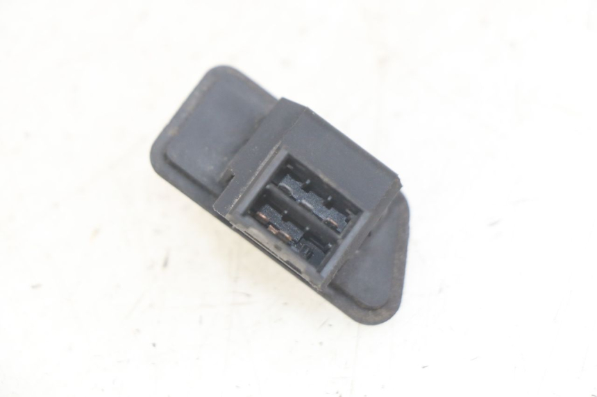 photo de HEADLIGHT SWITCH HONDA FES PANTHEON 2T 125 (1998 - 2002) - Zoom on usage condition