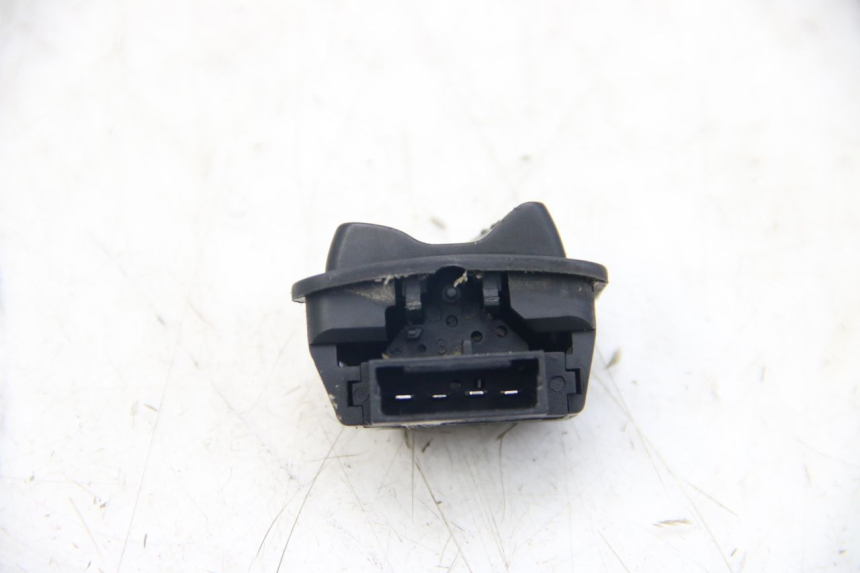 photo de HEADLIGHT SWITCH GILERA RUNNER SP 50 (2009 - 2017) - Zoom on usage condition