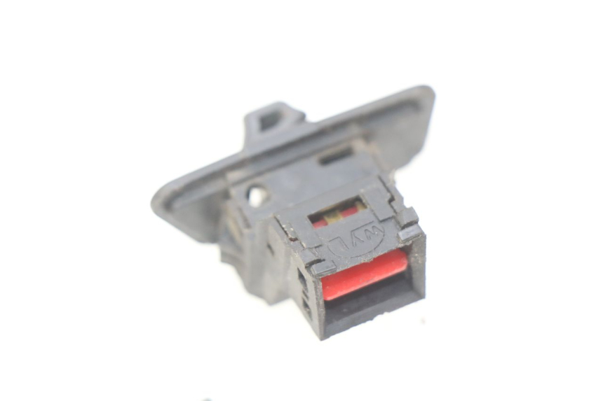 photo de HEADLIGHT SWITCH EUROCKA VIRTUALITY GT 4T 50 (2011 - 2017) - Zoom on usage condition