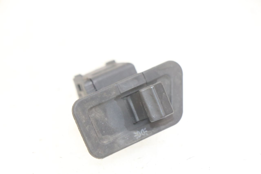 photo de HEADLIGHT SWITCH YIYING YY125T 125 (2006 - 2014) - Alternative perspective