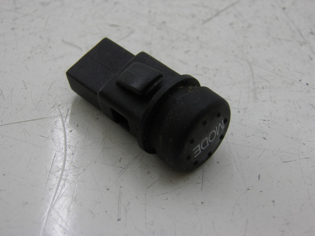 photo de SWITCH PIAGGIO XEVO - X EVO 125 (2010 - 2015) - Main view