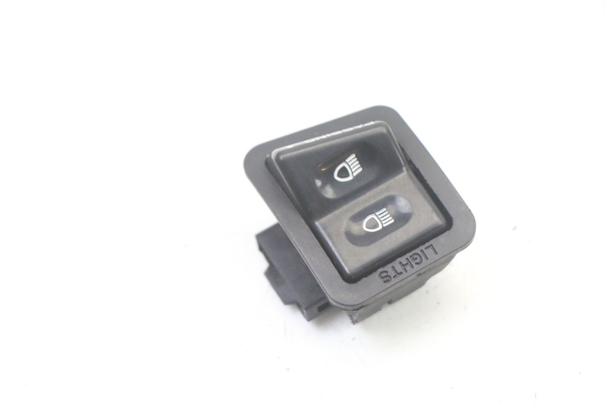 photo de HEADLIGHT HIGH BEAM SWITCH APRILIA ATLANTIC 125 (2003 - 2009) - Component detail