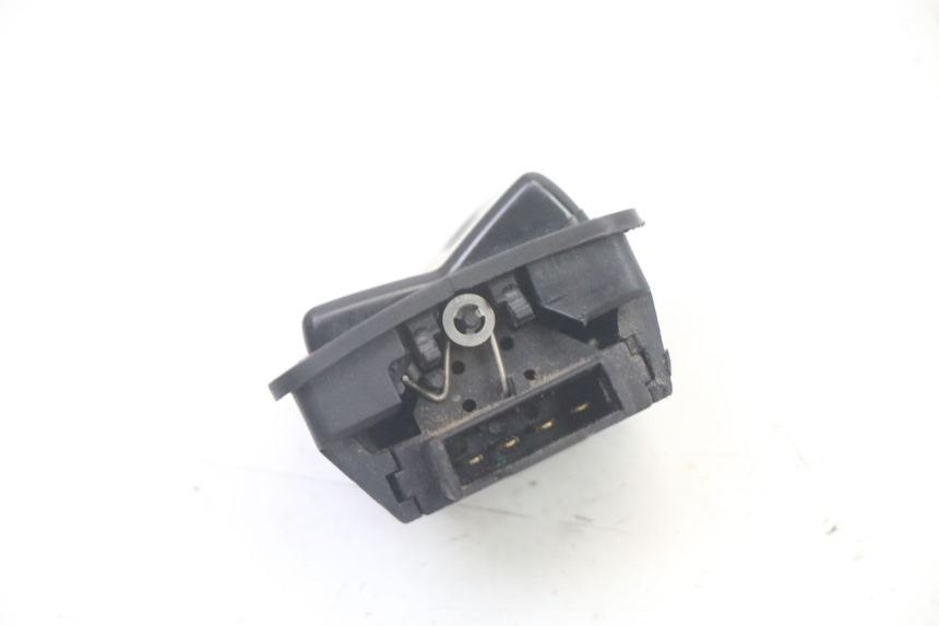 photo de HEADLIGHT HIGH BEAM SWITCH APRILIA ATLANTIC 125 (2003 - 2009) - Zoom on usage condition