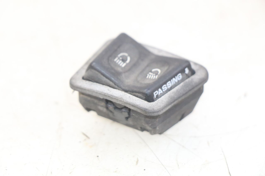 photo de HEADLIGHT HIGH BEAM SWITCH HONDA FES PANTHEON 125 (2003 - 2007) - Main view