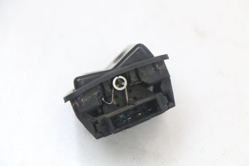 photo de HEADLIGHT SWITCH SYM FIDDLE 3 III 50 (2014 - 2020) - Zoom on usage condition