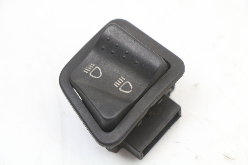 photo de HEADLIGHT HIGH BEAM SWITCH PIAGGIO FLY 2T 50 (2004 - 2017) - Main view