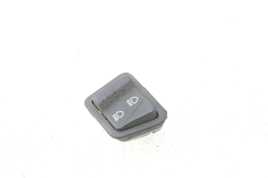 photo de HEADLIGHT HIGH BEAM SWITCH PIAGGIO FLY 2T 50 (2004 - 2017) - Main view