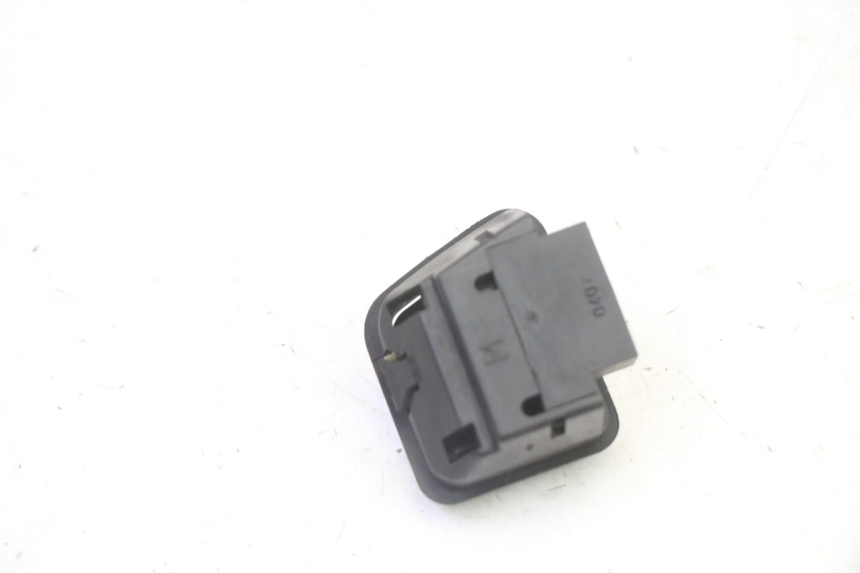 photo de HEADLIGHT SWITCH PIAGGIO LIBERTY 4T 50 (2009 - 2015) - Zoom on usage condition