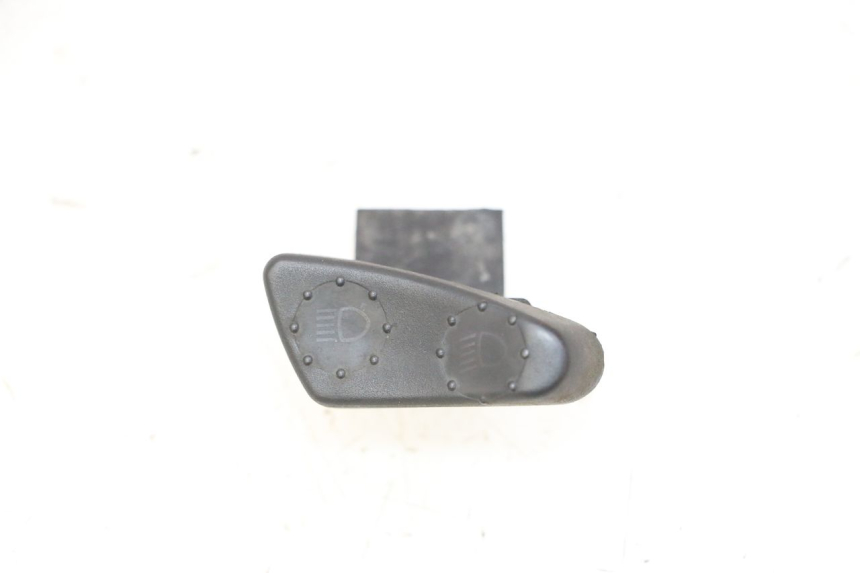 photo de HEADLIGHT SWITCH PIAGGIO LXV 4T 50 (2009 - 2013) - Main view