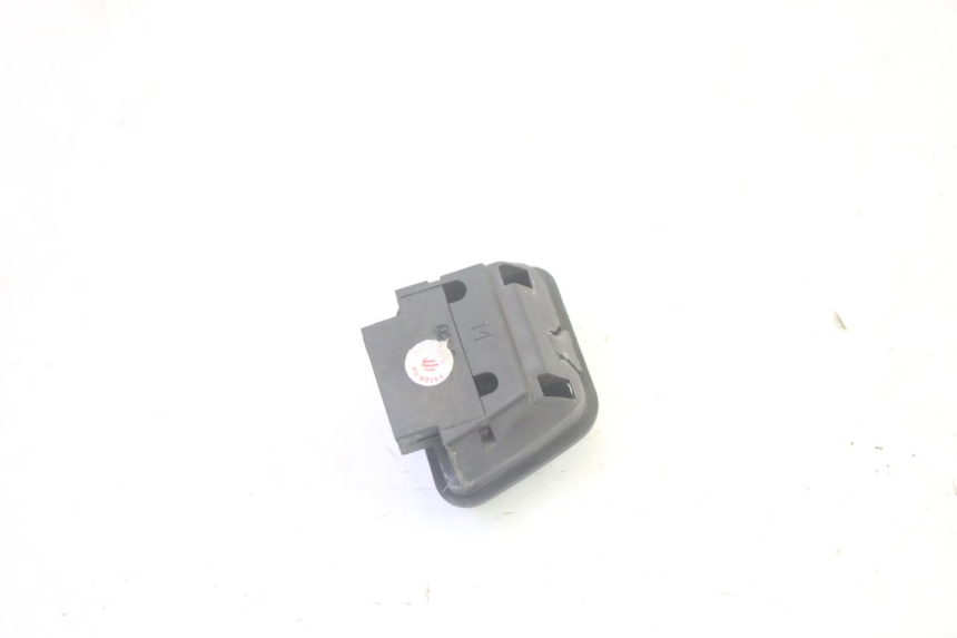 photo de HEADLIGHT SWITCH PIAGGIO MP3 HPE 350 (2018 - 2020) - Zoom on usage condition