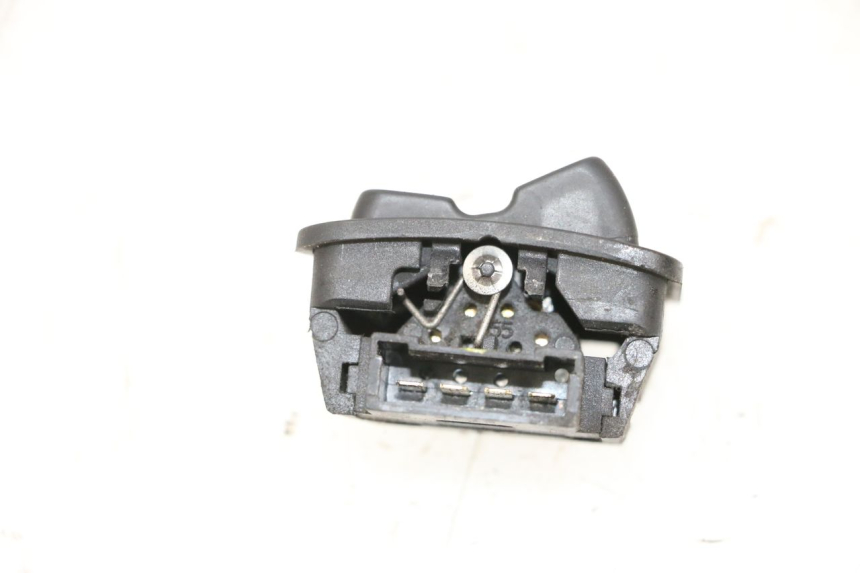 photo de HEADLIGHT SWITCH PIAGGIO MP3 HPE 300 (2019 - 2026) - Zoom on usage condition