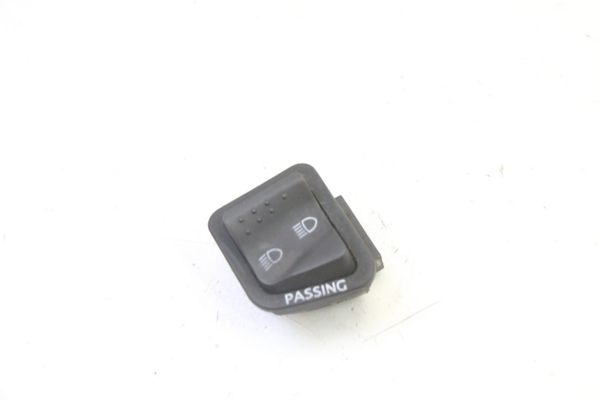 photo de HEADLIGHT HIGH BEAM SWITCH PIAGGIO MP3 RL 250 (2006 - 2010) - Main view