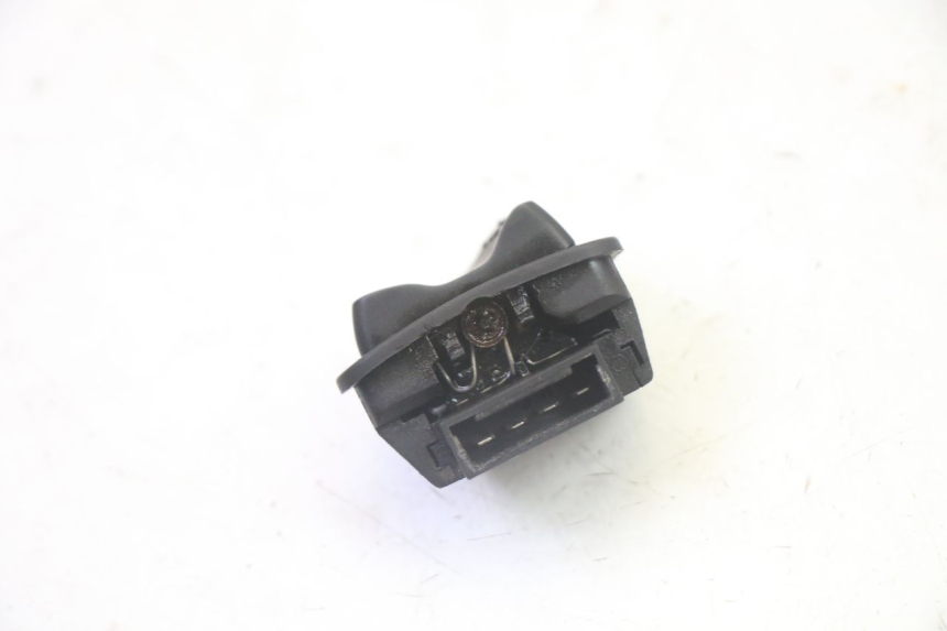 photo de HEADLIGHT SWITCH PIAGGIO MP3 500 (2011 - 2015) - Zoom on usage condition