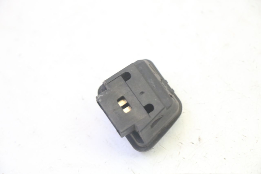 photo de HEADLIGHT HIGH BEAM SWITCH PIAGGIO MP3 RL 250 (2006 - 2010) - Alternative perspective