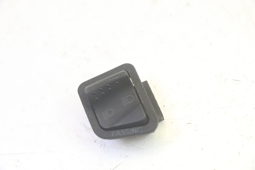 photo de HEADLIGHT HIGH BEAM SWITCH PIAGGIO MP3 RL 250 (2006 - 2010) - Main view