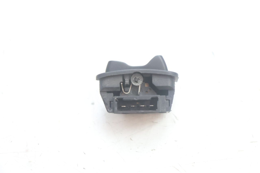photo de HEADLIGHT SWITCH PIAGGIO MP3 125 (2006 - 2014) - Zoom on usage condition