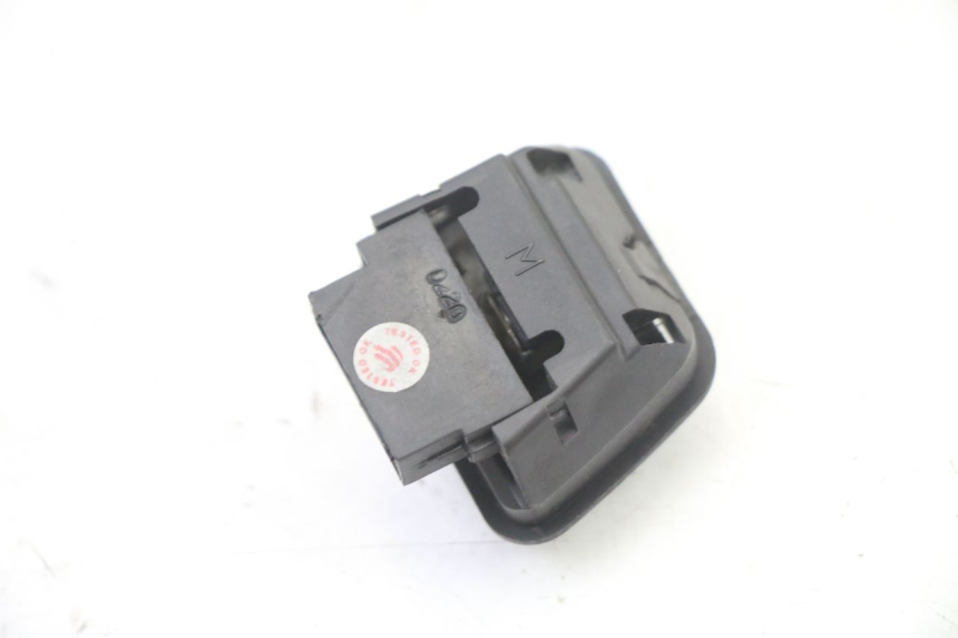 photo de HEADLIGHT HIGH BEAM SWITCH PIAGGIO NEW TYPHOON 50 (2018 - 2021) - Alternative perspective
