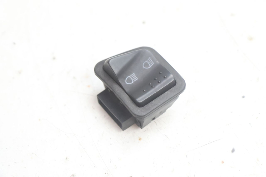 photo de HEADLIGHT HIGH BEAM SWITCH PIAGGIO NEW TYPHOON 50 (2018 - 2021) - Component detail