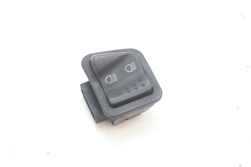 photo de HEADLIGHT HIGH BEAM SWITCH PIAGGIO NEW TYPHOON 50 (2018 - 2021) - Component detail