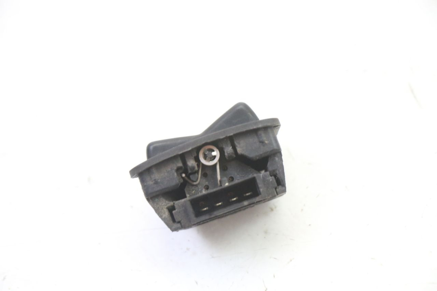 photo de HEADLIGHT HIGH BEAM SWITCH SYM ORBIT 2 4T 50 (2008 - 2017) - Zoom on usage condition