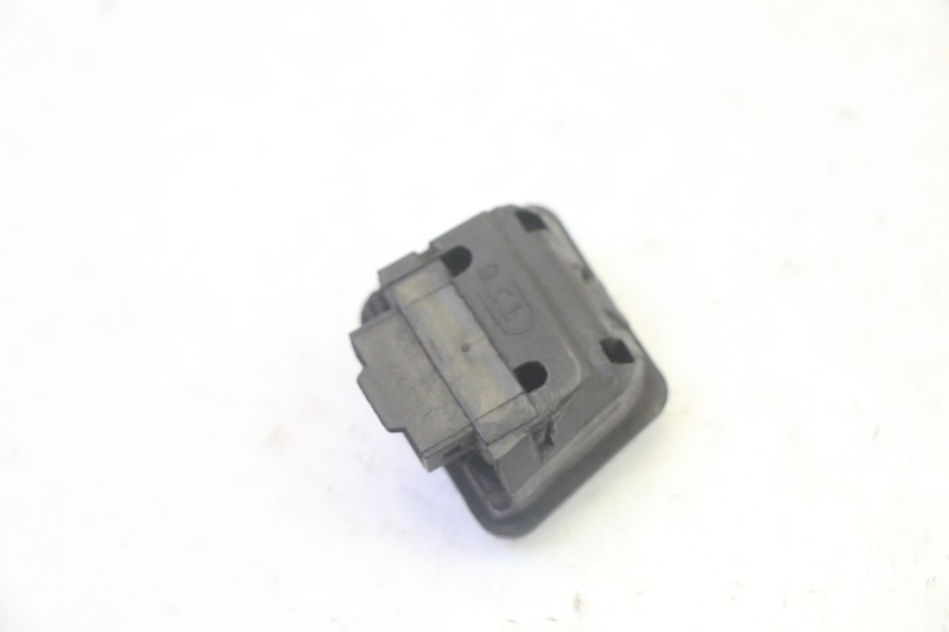 photo de HEADLIGHT SWITCH SYM ORBIT III 3 4T 50 (2021 - 2025) - Zoom on usage condition