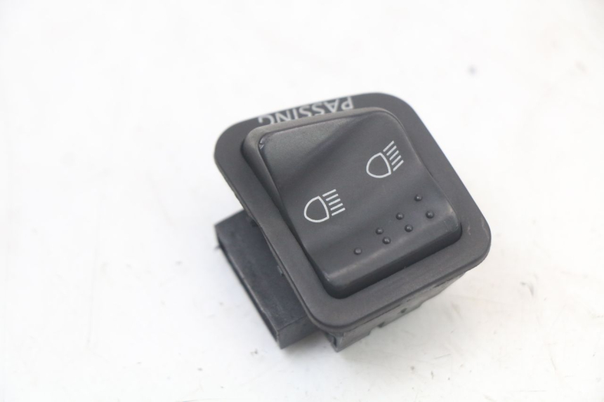 photo de HEADLIGHT SWITCH PIAGGIO LIBERTY IGET 4T 50 (2021 - 2025) - Component detail