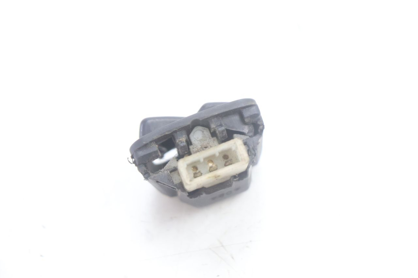 photo de HEADLIGHT HIGH BEAM SWITCH HONDA SCV LEAD 100 (2003 - 2007) - Zoom on usage condition