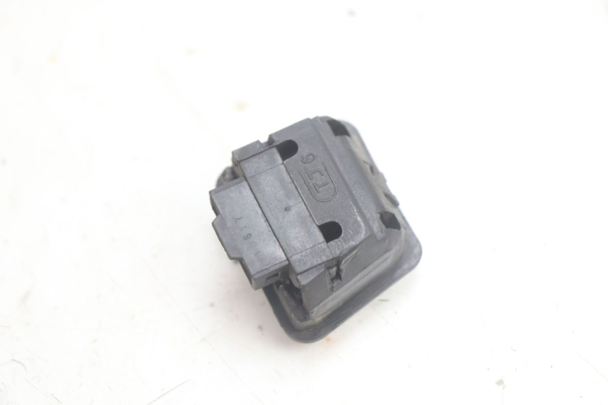 photo de HEADLIGHT HIGH BEAM SWITCH PEUGEOT TWEET 4T 50 (2018 - 2022) - Zoom on usage condition