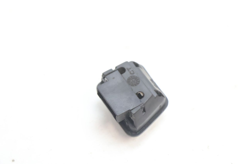 photo de HEADLIGHT SWITCH PIAGGIO TYPHOON 50 (2000 - 2009) - Zoom on usage condition