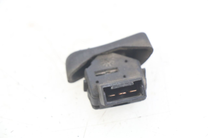 photo de HEADLIGHT HIGH BEAM SWITCH PIAGGIO VESPA S 2T 50 (2007 - 2014) - Zoom on usage condition