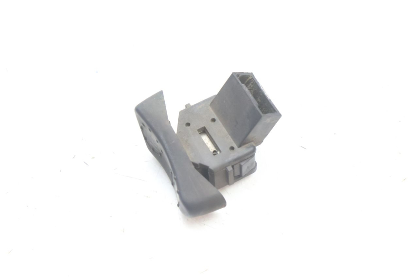 photo de HEADLIGHT HIGH BEAM SWITCH PIAGGIO VESPA S 2T 50 (2007 - 2014) - Zoom on usage condition