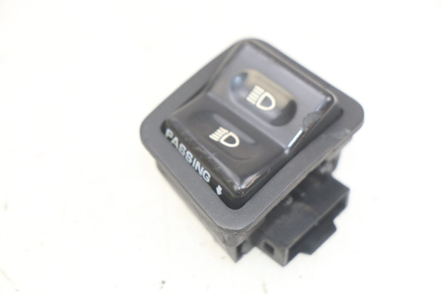 photo de HEADLIGHT HIGH BEAM SWITCH SYM X-PRO 4T 50 (2014 - 2021) - Main view