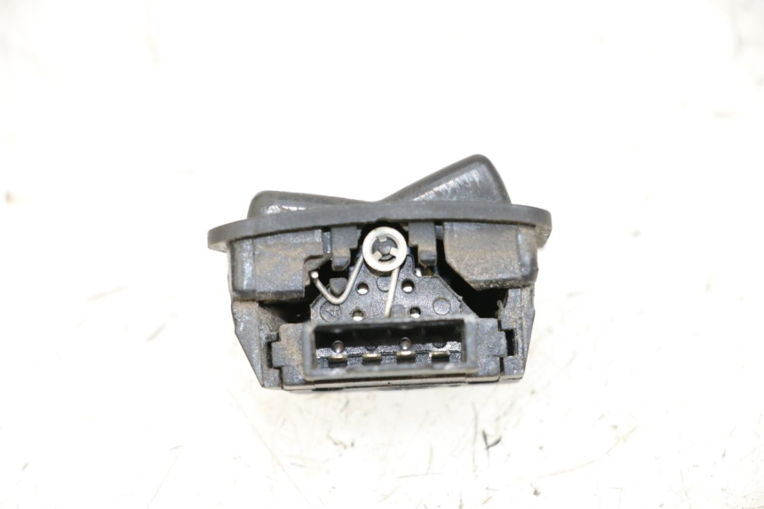 photo de HEADLIGHT HIGH BEAM SWITCH SYM X-PRO 4T 50 (2014 - 2021) - Zoom on usage condition