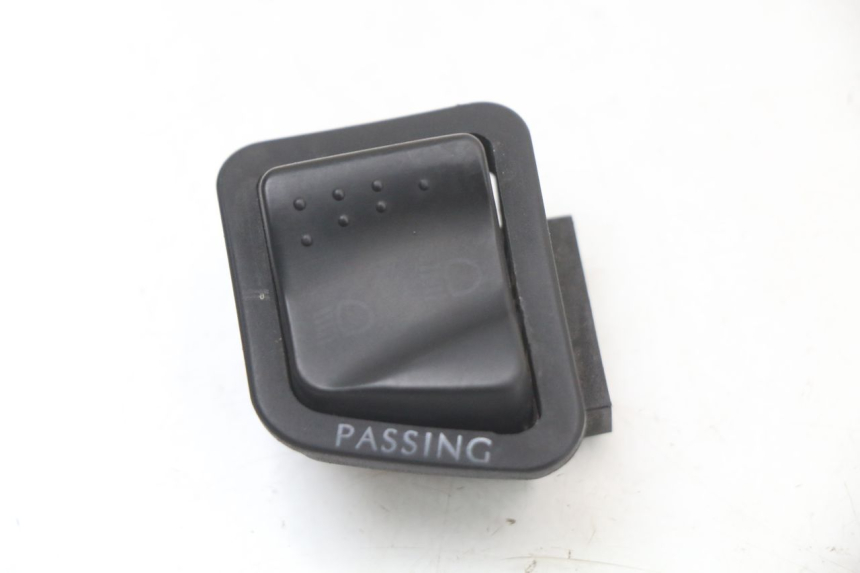 photo de HEADLIGHT HIGH BEAM SWITCH PIAGGIO X8 125 (2004 - 2007) - Main view